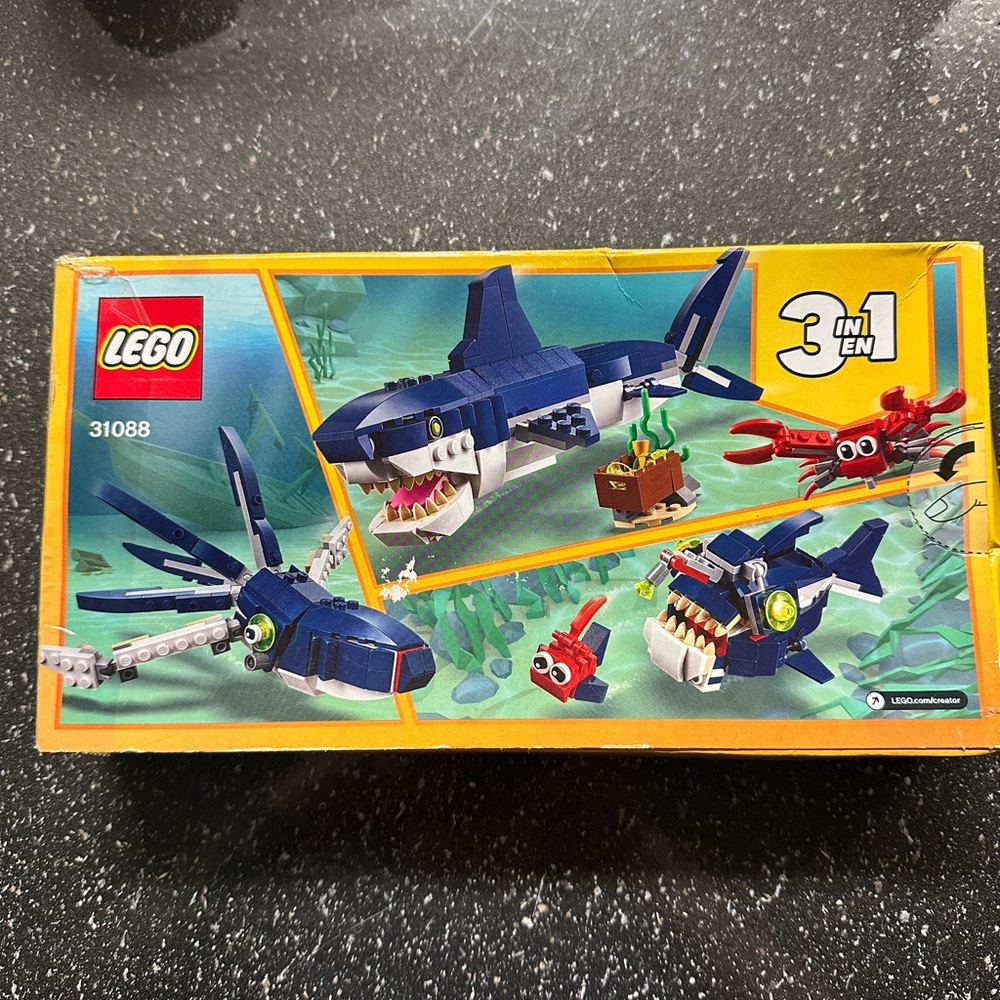 LEGO Creator 3-in-1 Ocean Adventure Set - Blue and Red